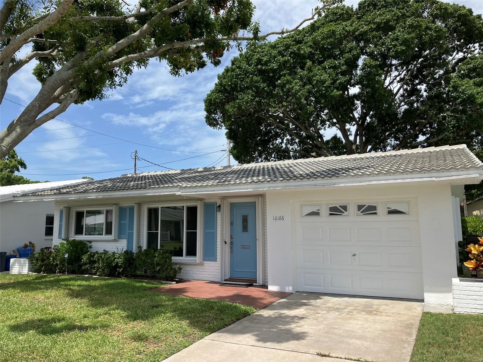 10186 45TH WAY N - Photo 1