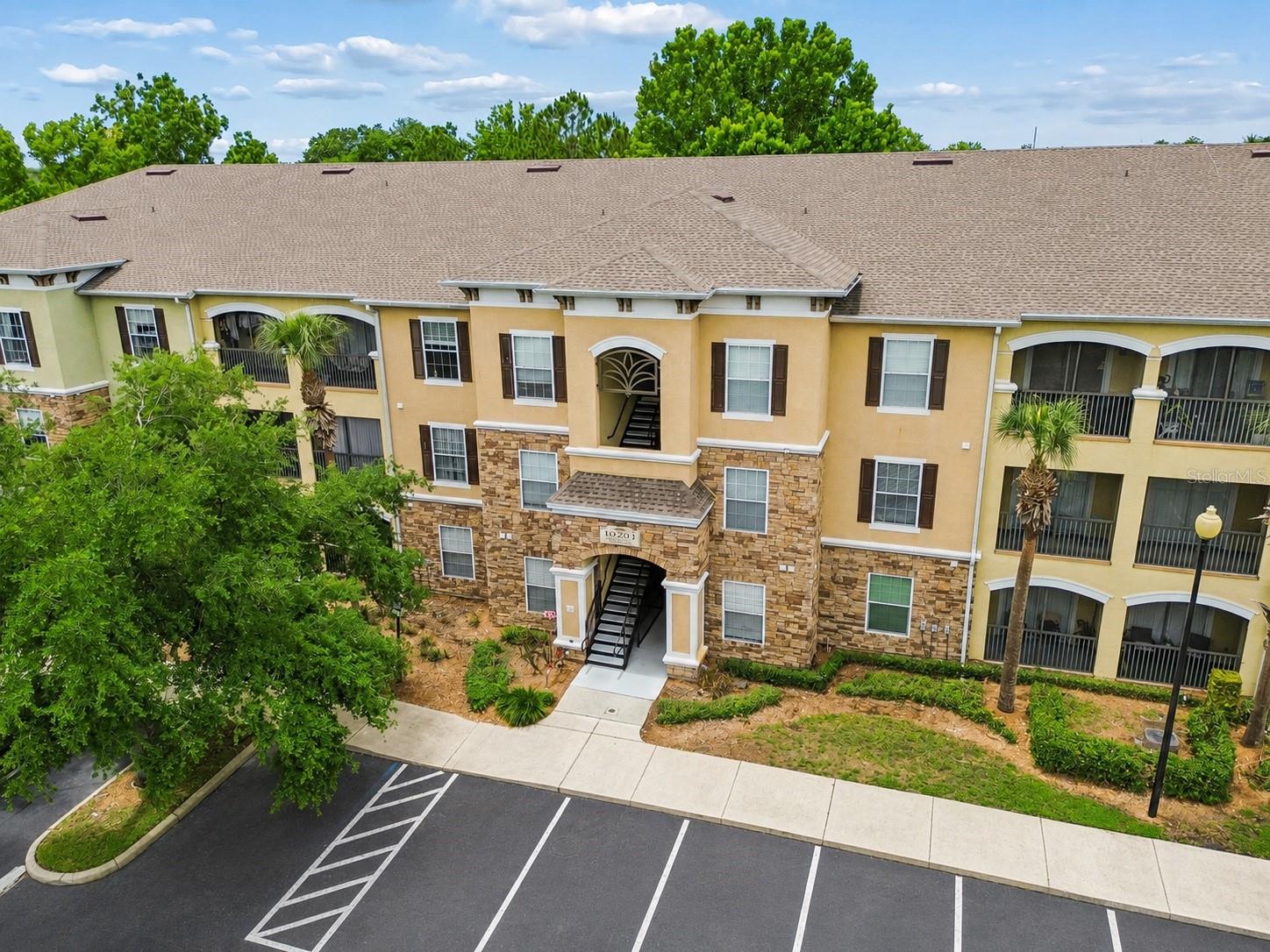 10203 COURTNEY PALMS BLVD #103 - Photo 1