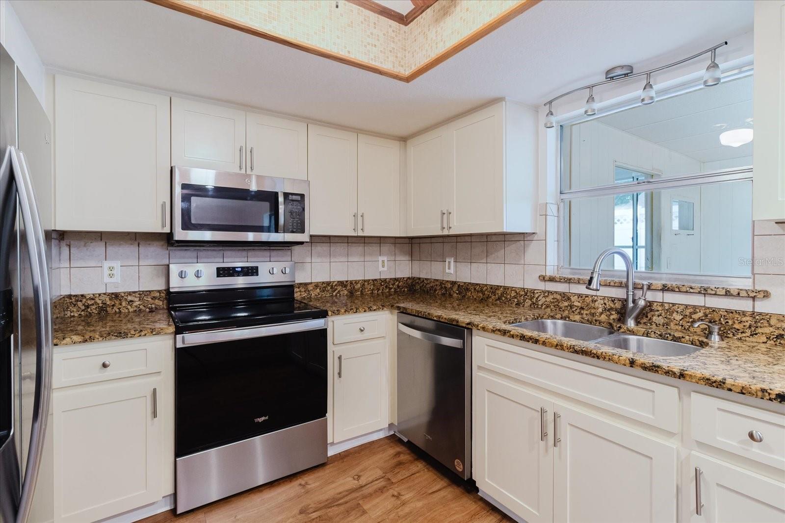 1201 CARA DR - Photo 1