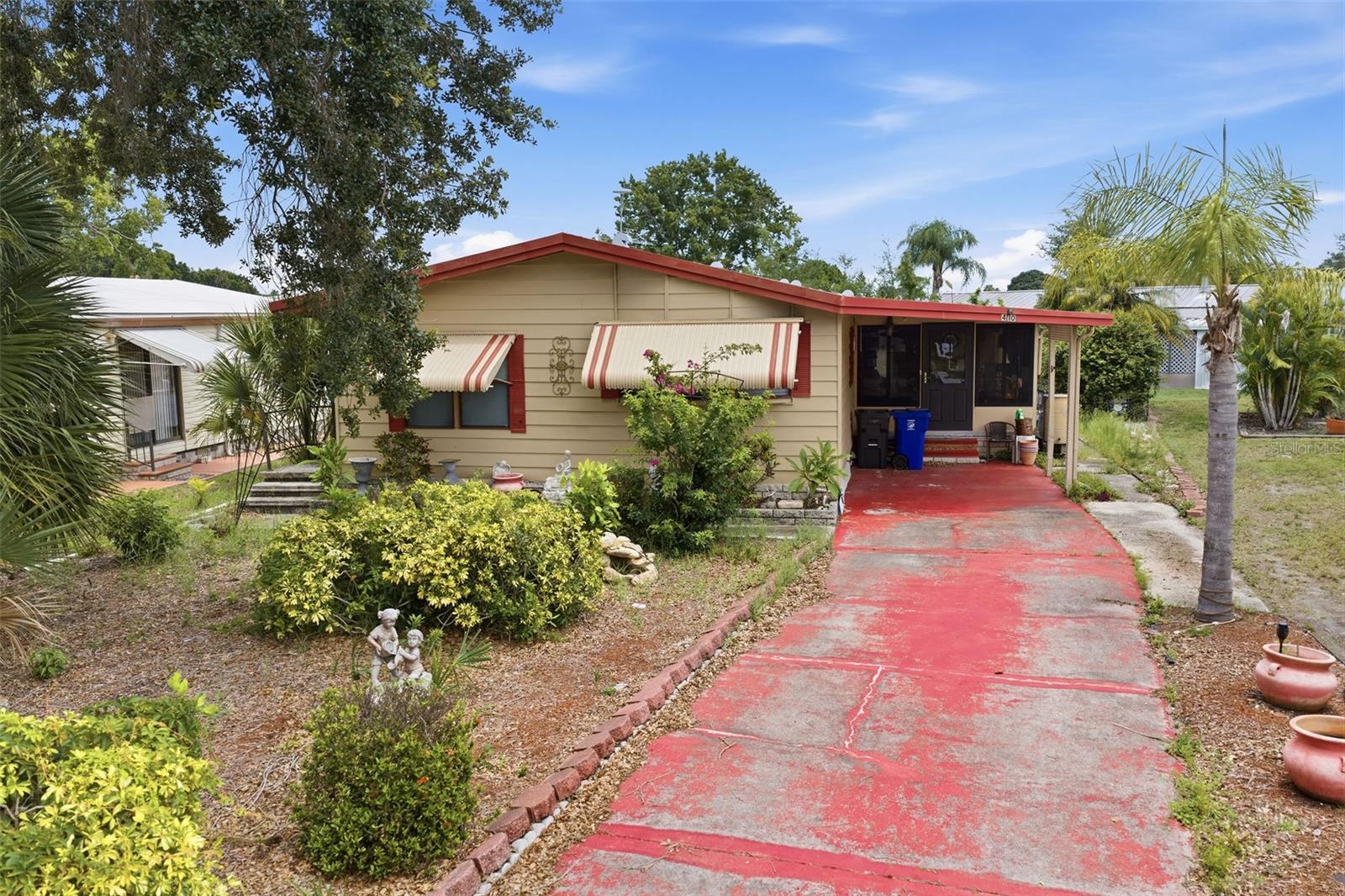 410 DOLPHIN DR S - Photo 1