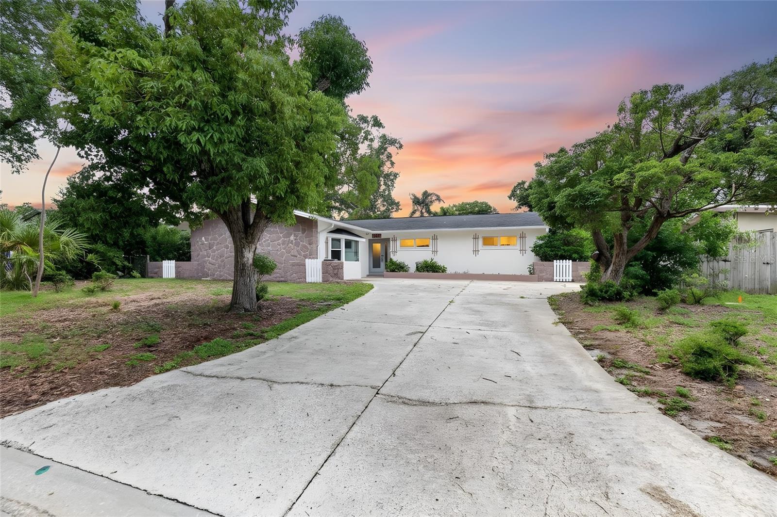 1900 STANTON AVE - Photo 1
