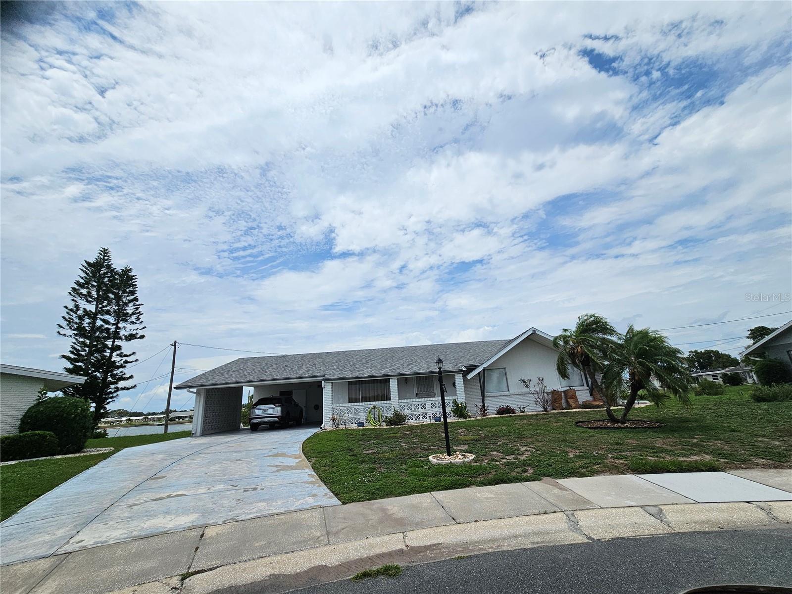 1703 AMHURST CIR - Photo 1