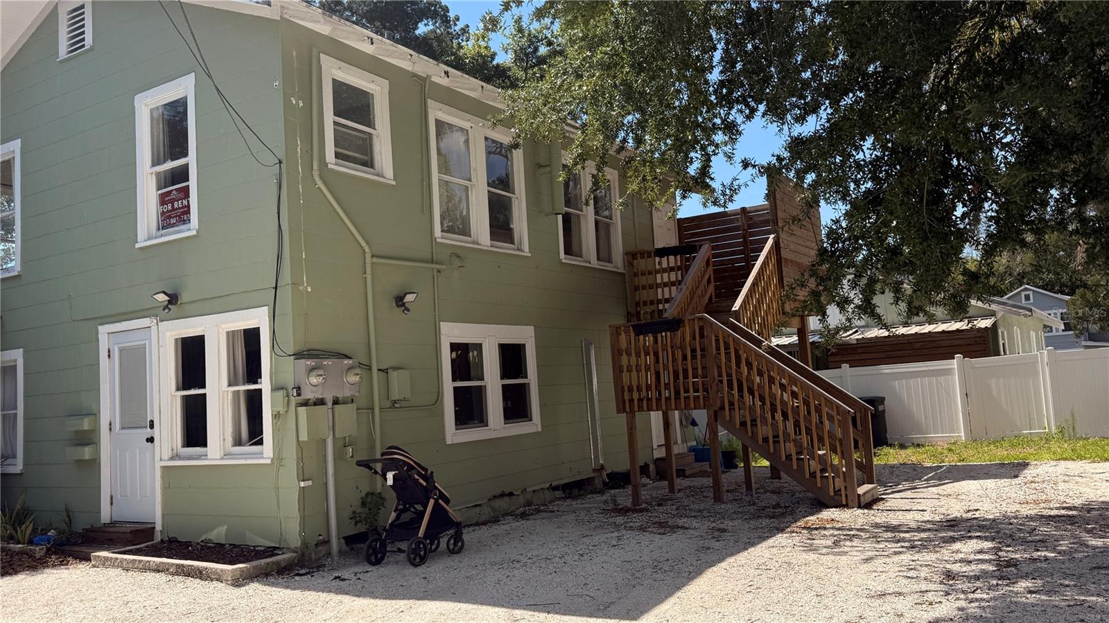 905 JONES ST - Photo 1