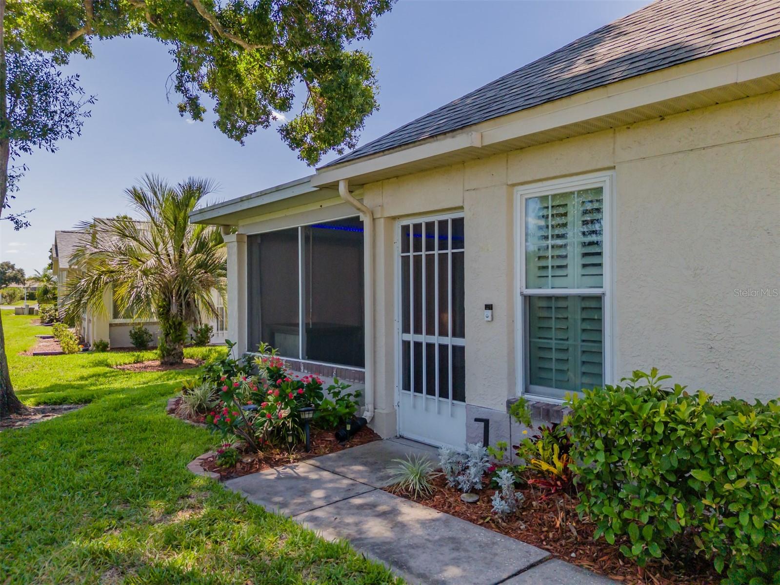 911 GOLFVIEW WOODS DR - Photo 1