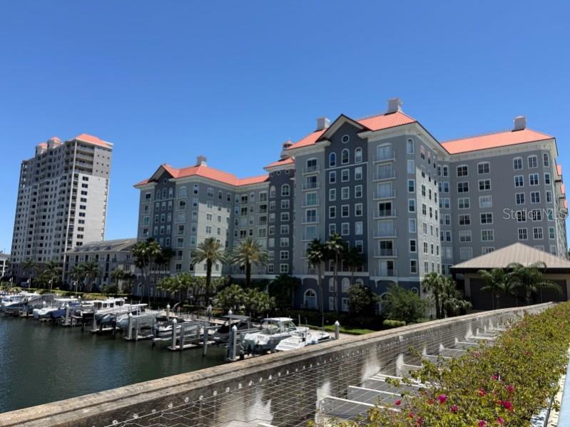 700 S HARBOUR ISLAND BLVD #422 - Photo 1