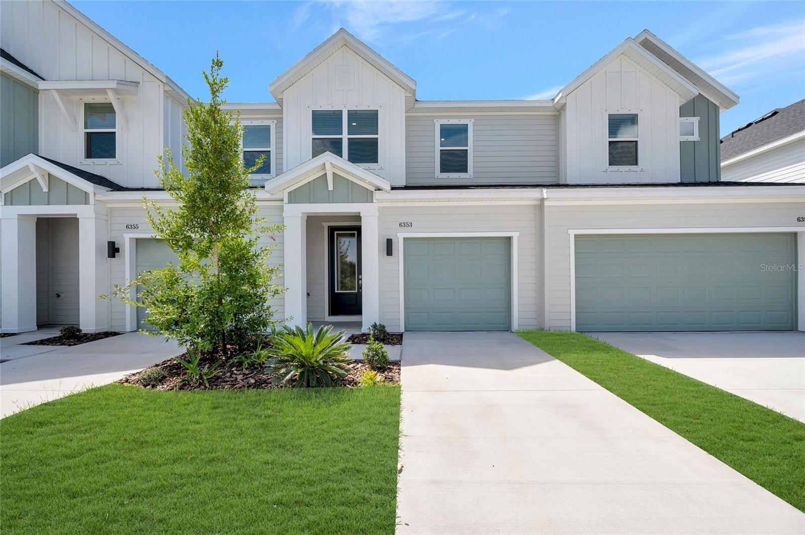 6353 JENSEN VIEW AVE - Photo 1