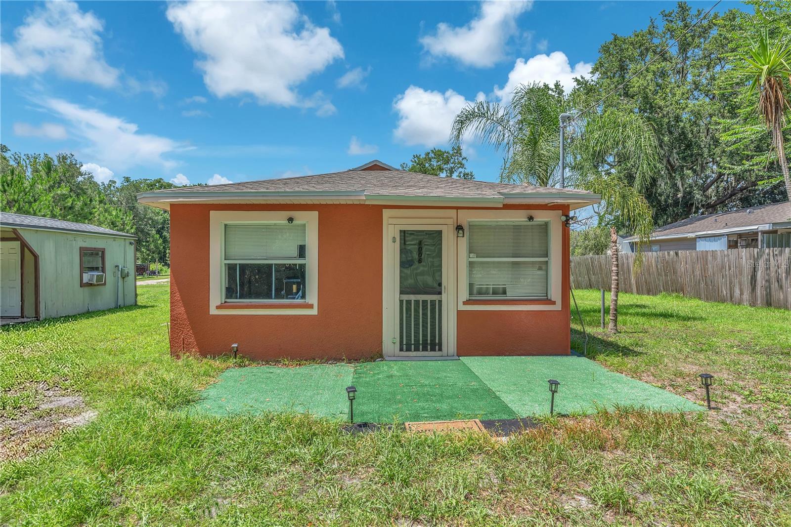 1006 GRAY ST - Photo 1