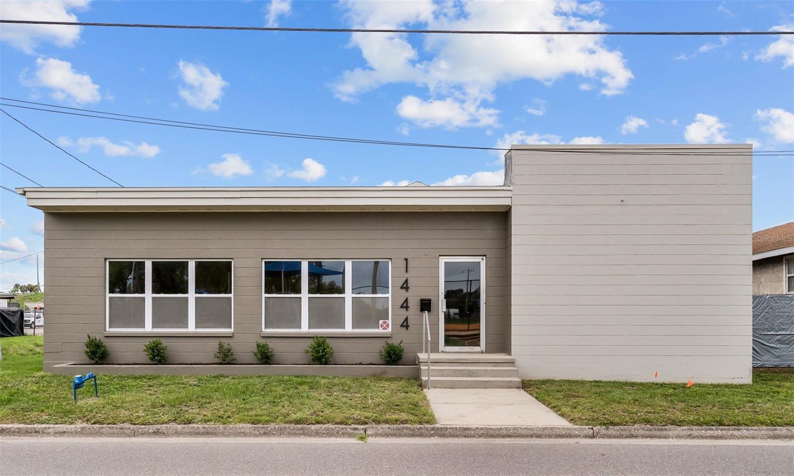 1444 19TH ST N - Photo 1