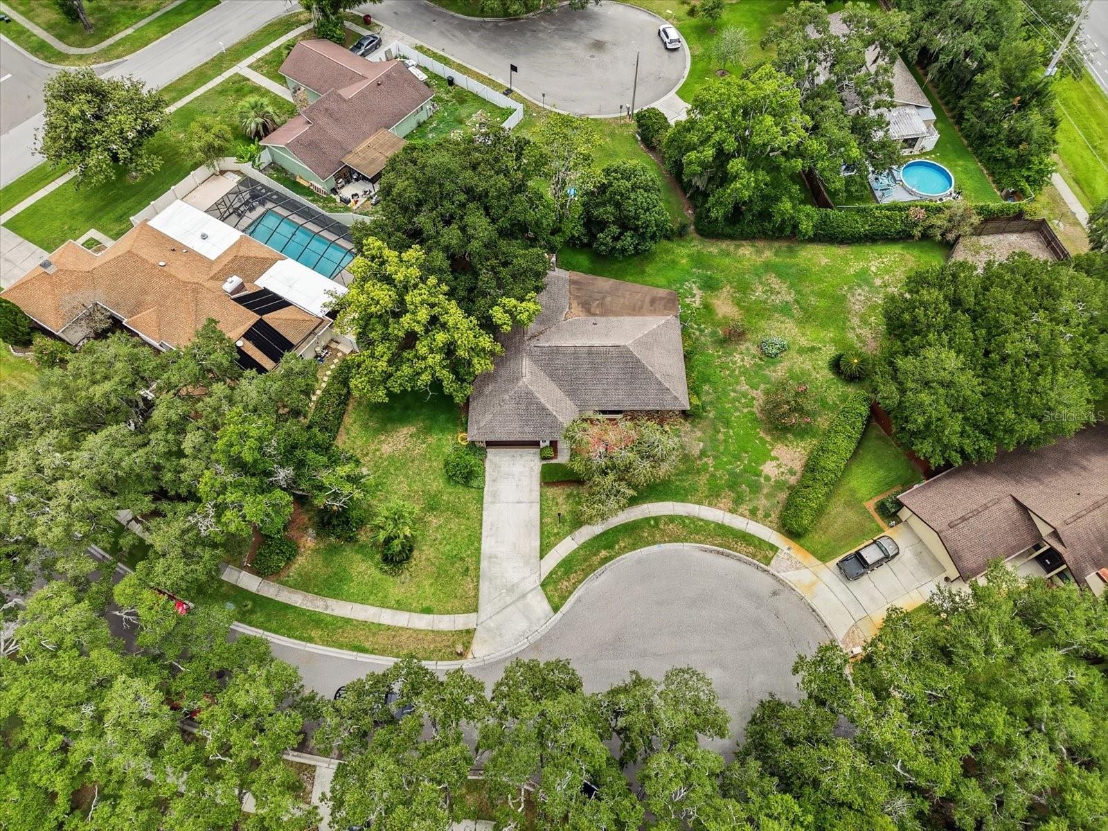 1405 LAUREL CT - Photo 1