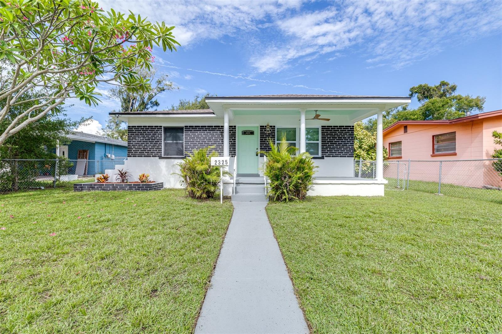 2325 HIGHLAND ST S - Photo 1