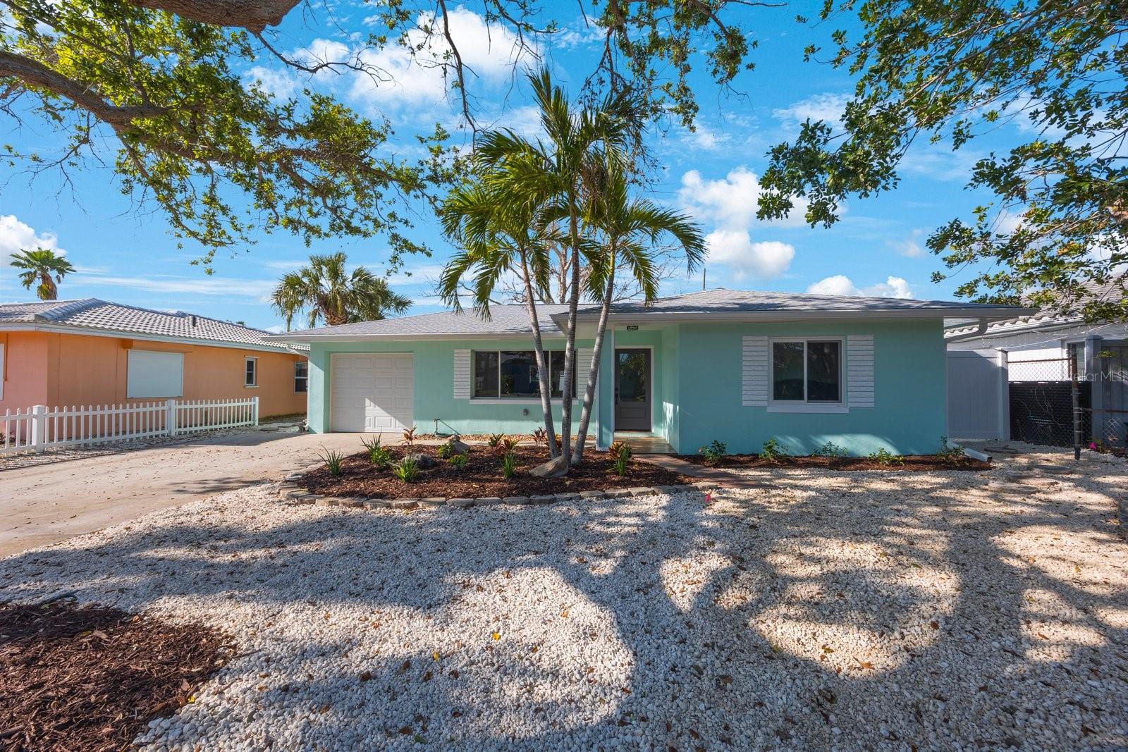 280 41ST AVE - Photo 1