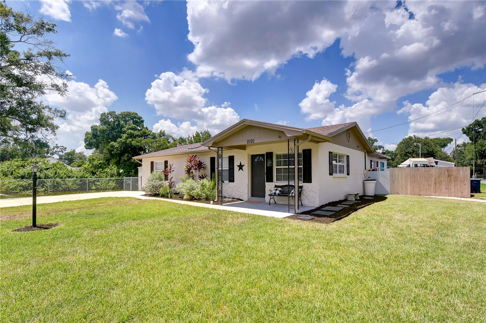 2101 W HAMILTON AVE - Photo 1
