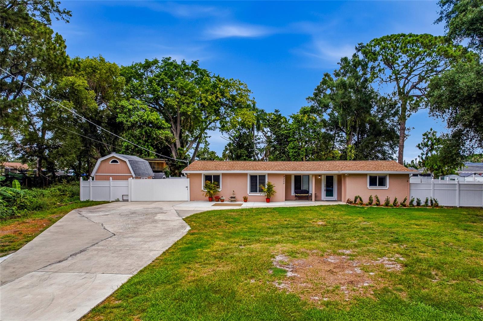 8205 WESTRIDGE DR - Photo 1