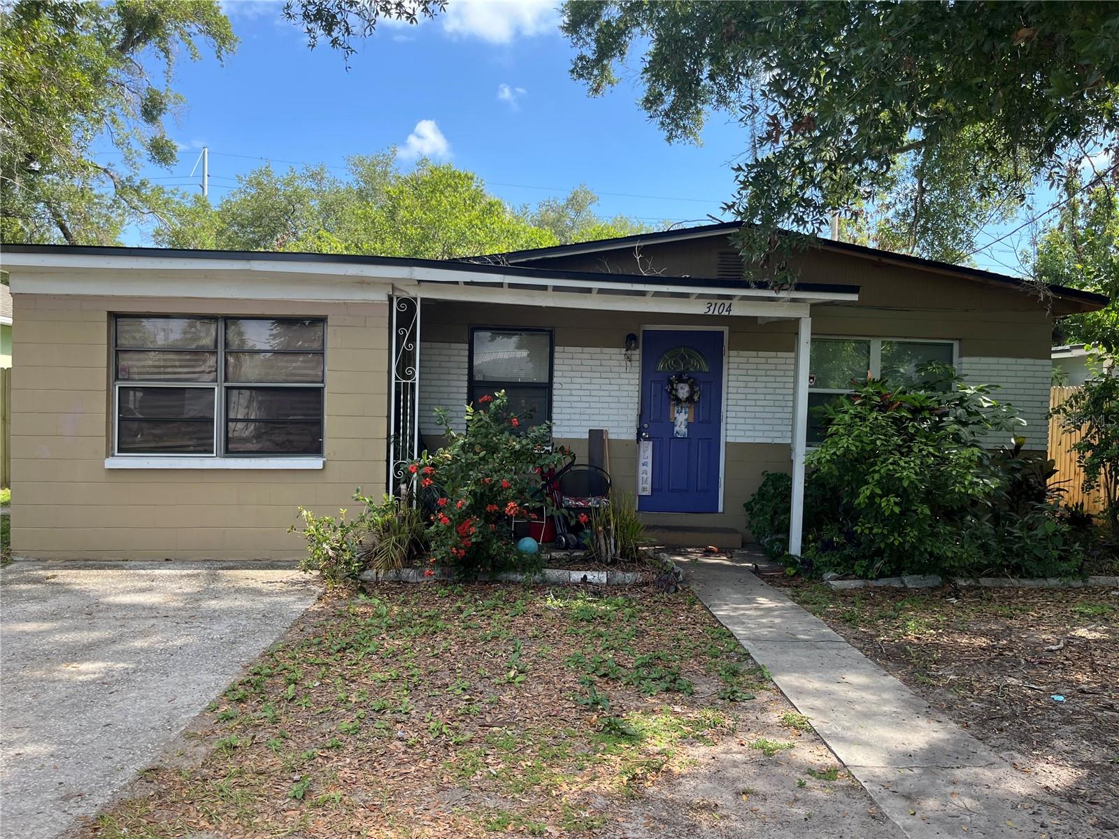 3104 E CHELSEA ST - Photo 1