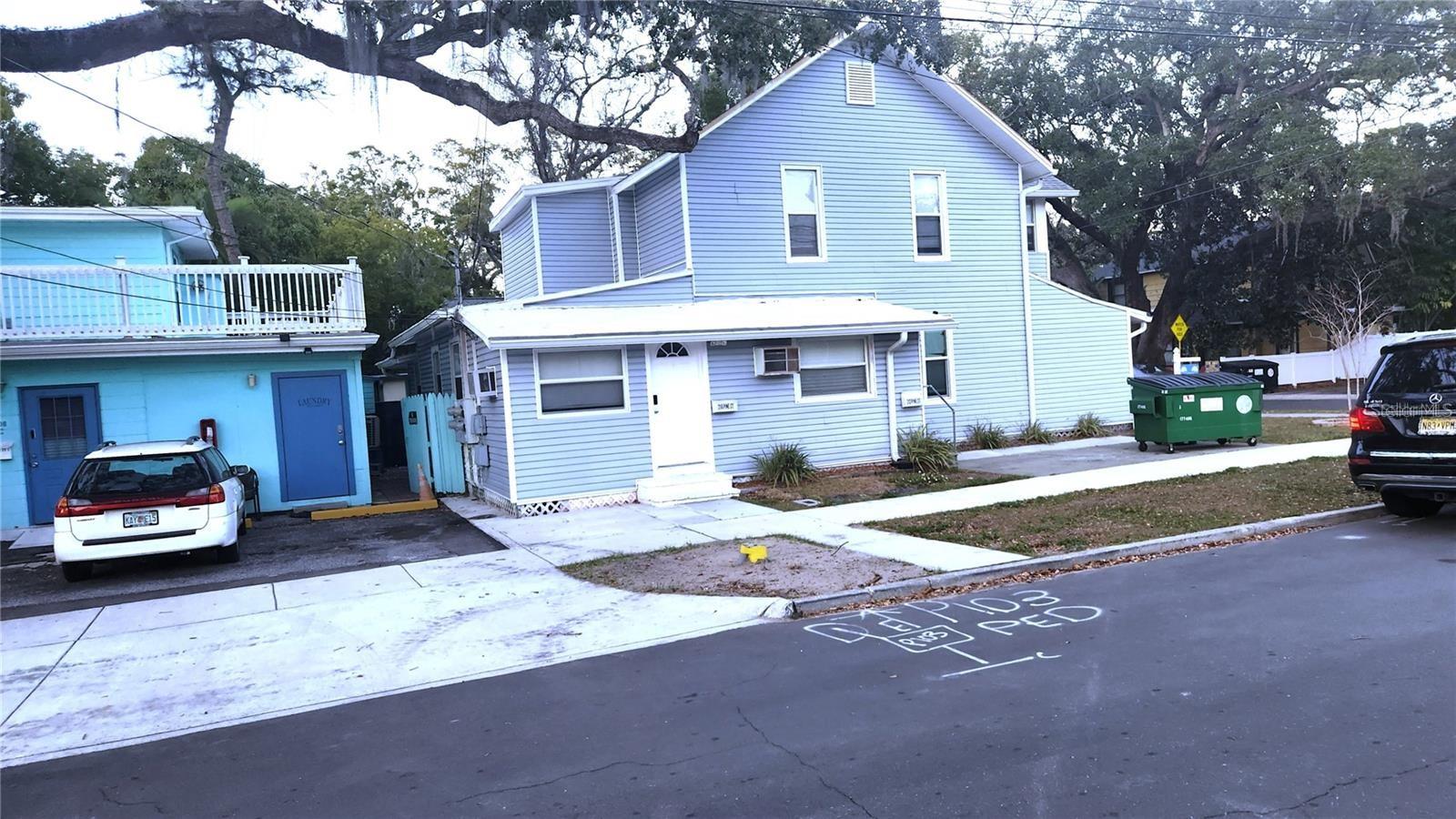 614 OAK AVE - Photo 1