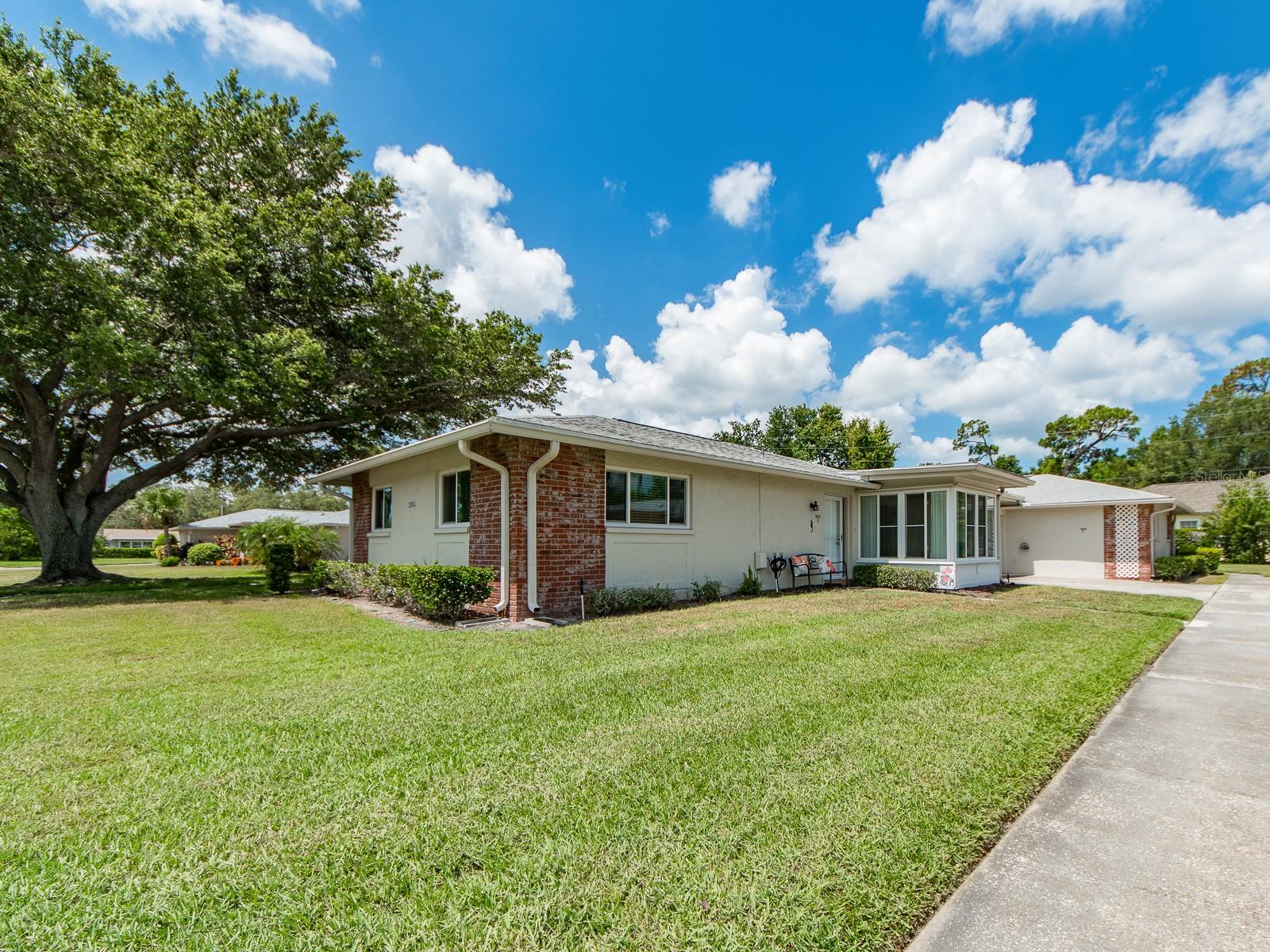 1009 QUEEN ANNE DR #B - Photo 1