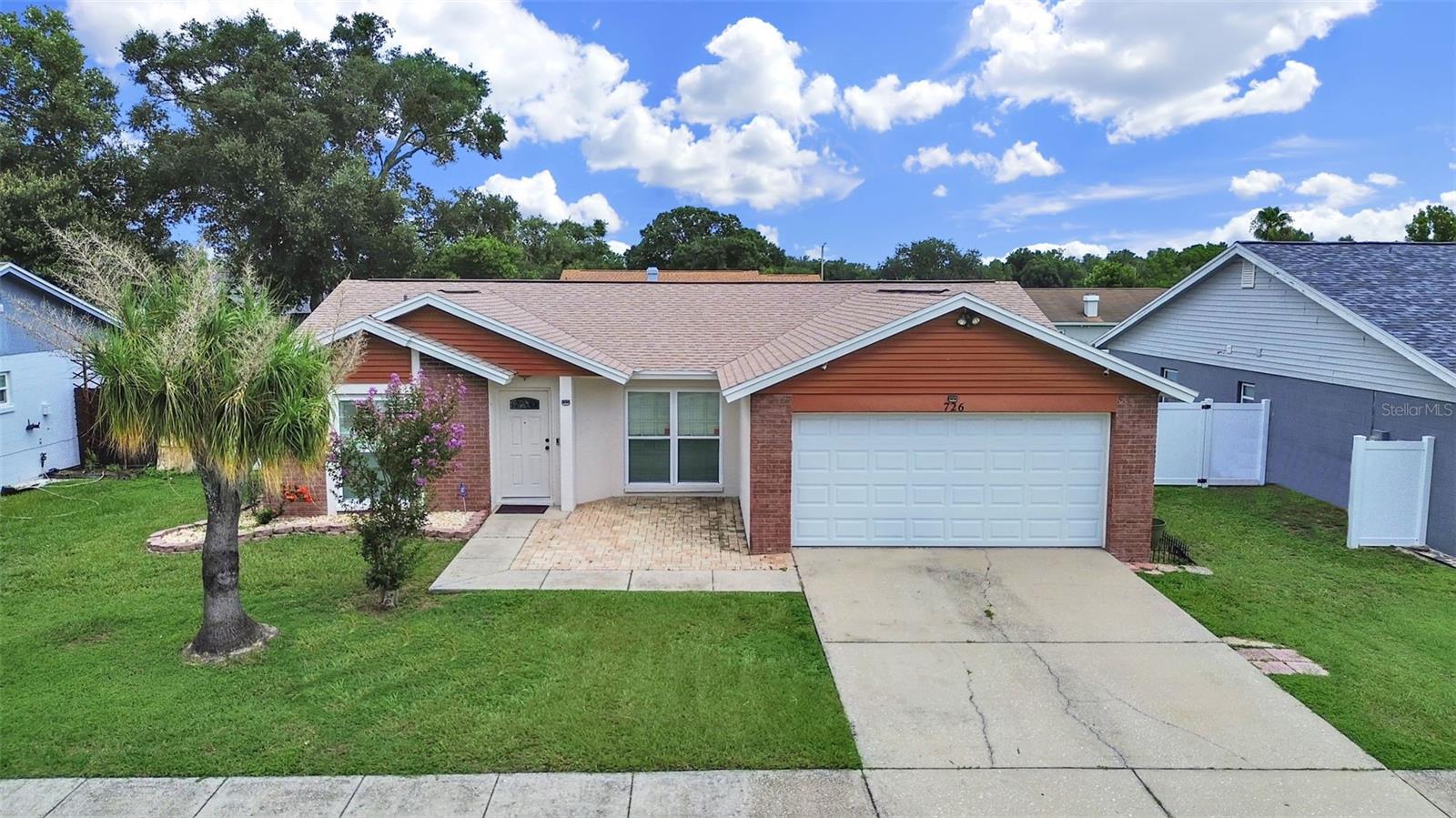 726 STILLVIEW CIR - Photo 1