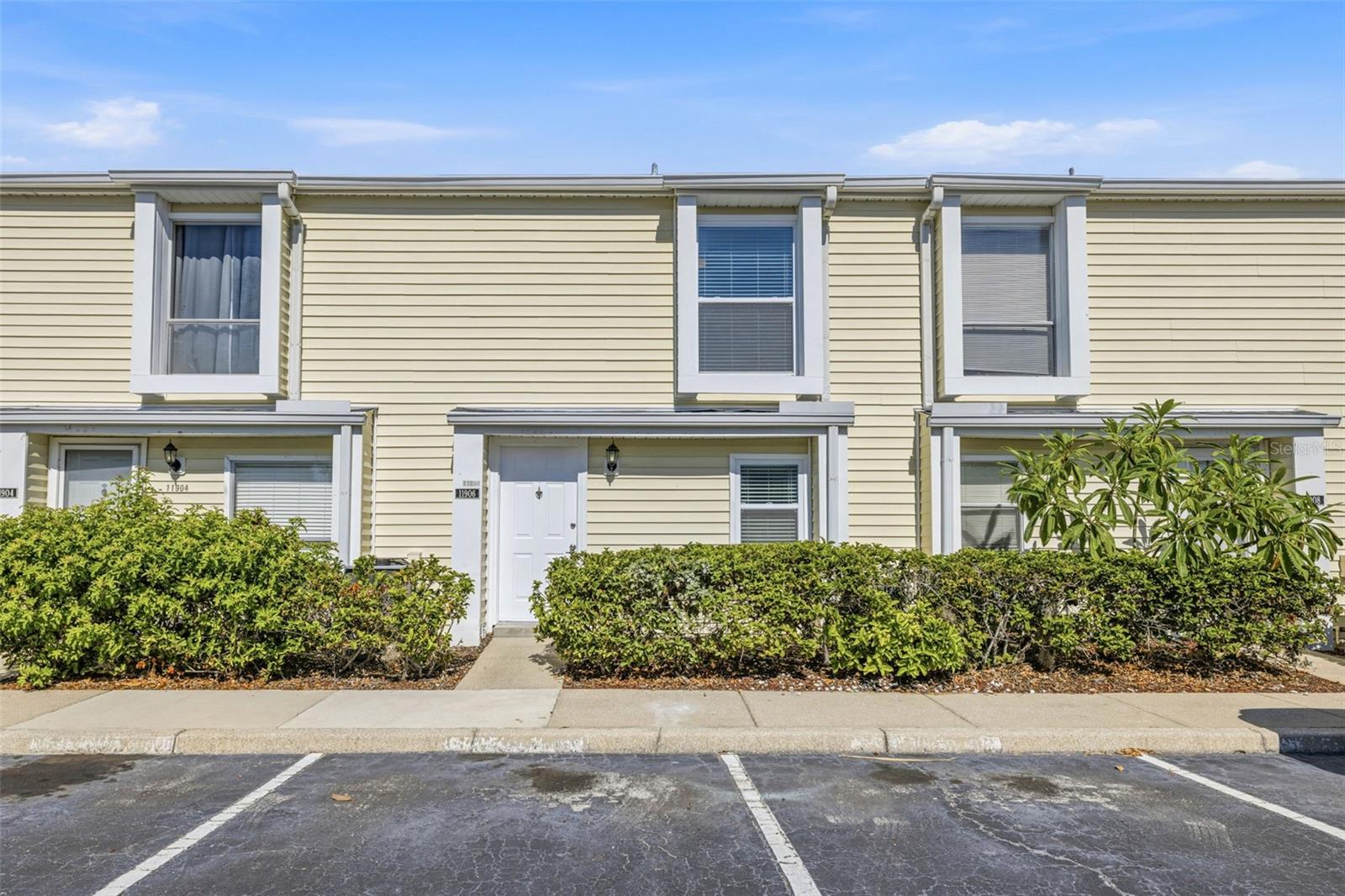 11906 CYPRESS HILL CIR - Photo 1