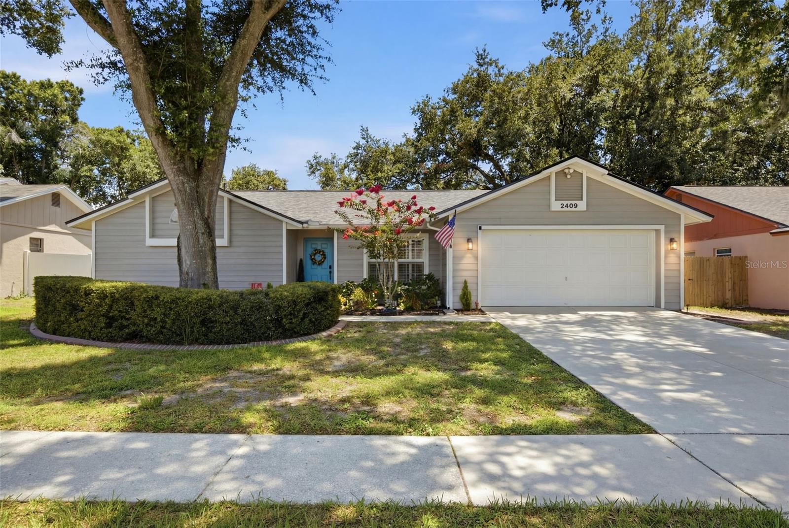 2409 ARBORWOOD DR - Photo 1