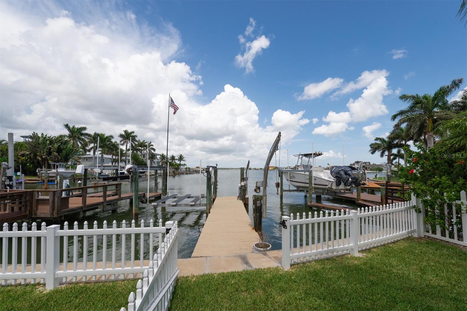 303 N BATH CLUB BLVD N - Photo 1