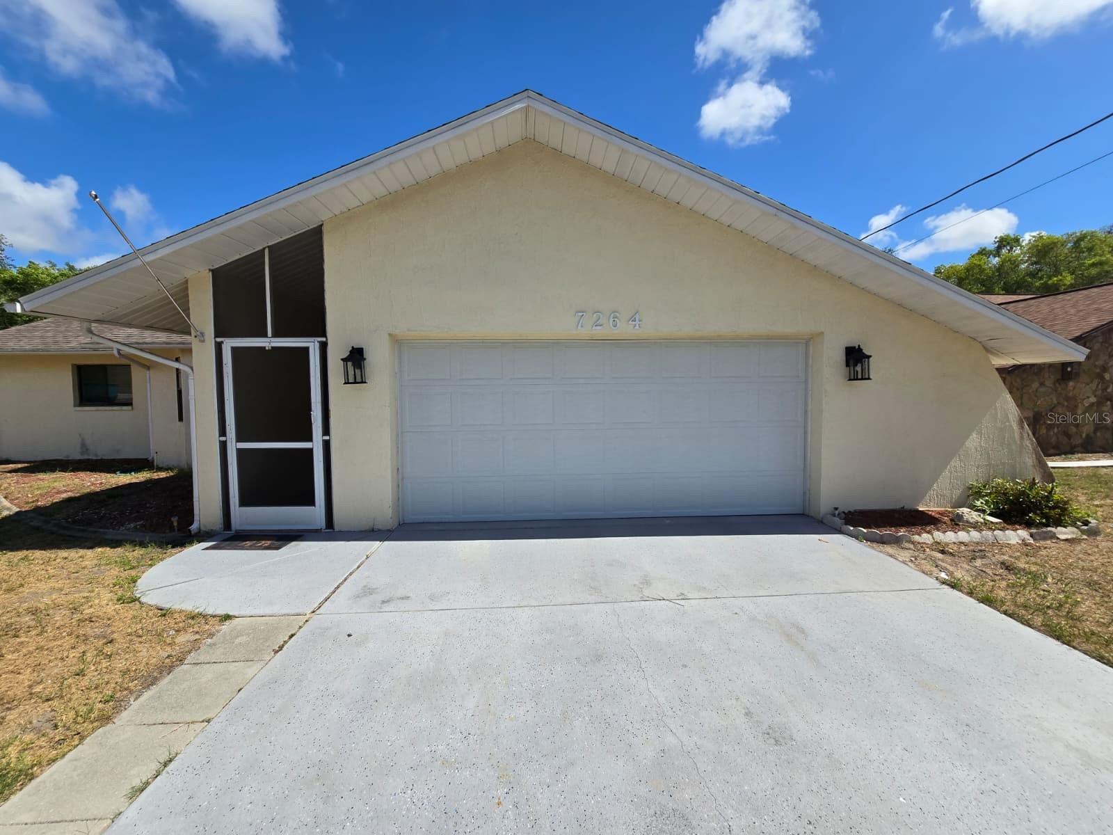 7264 LINDHURST ST - Photo 1
