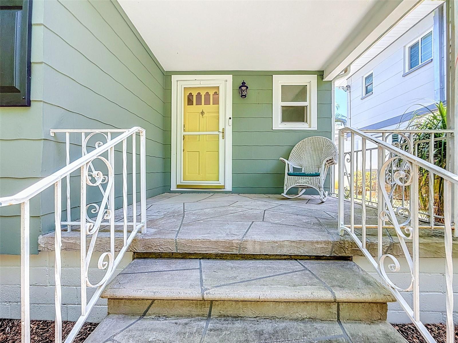 182 29TH AVE N - Photo 1