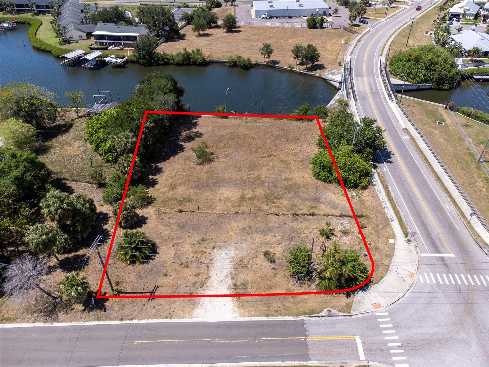 601 FLAMINGO DR - Photo 1