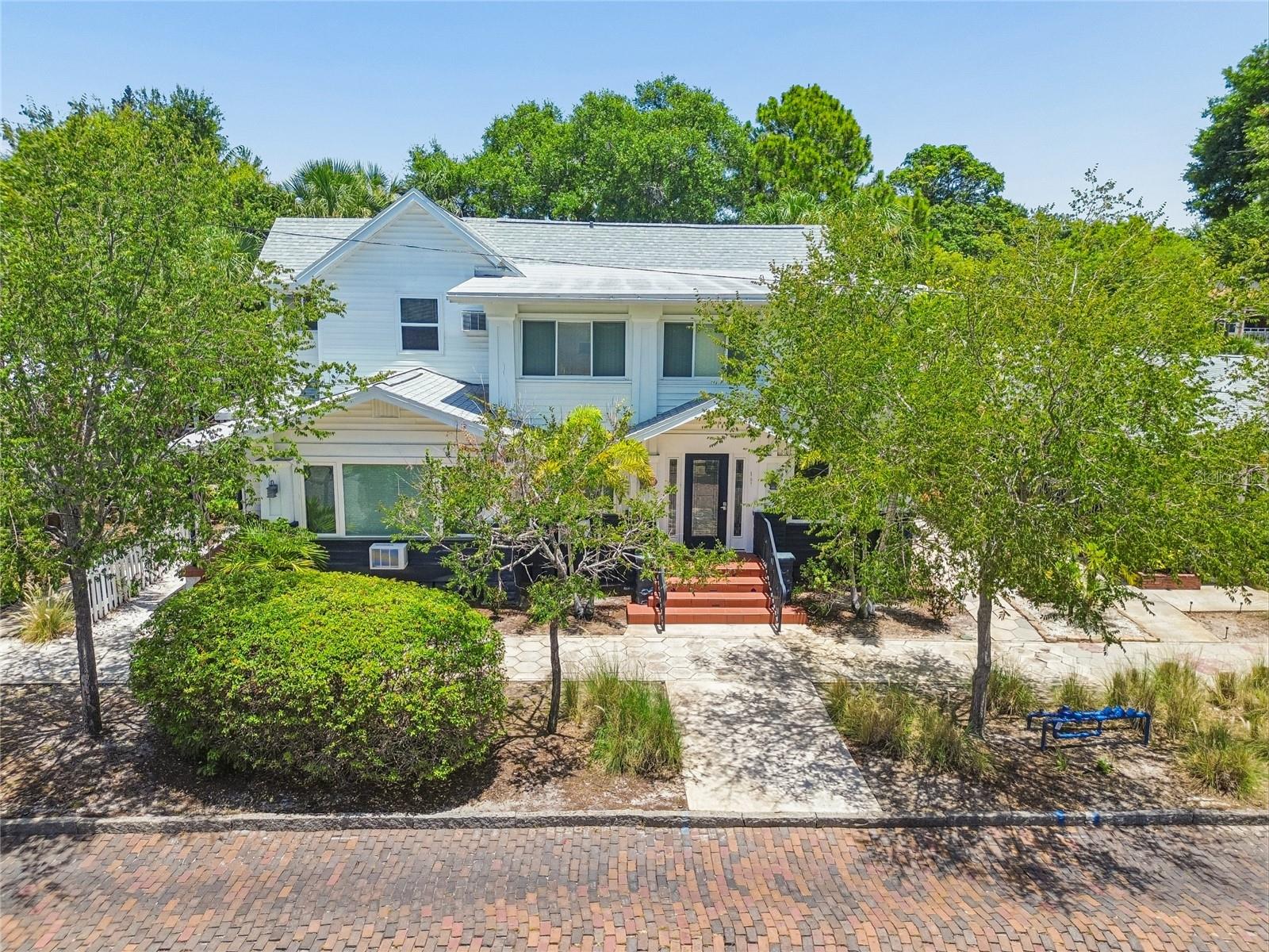 255 6TH AVE N - Photo 1
