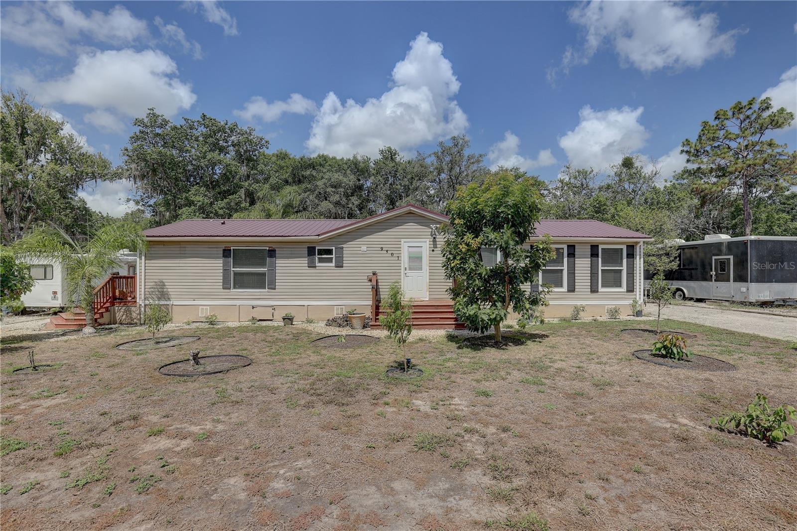 9501 ESTELLE ST - Photo 1