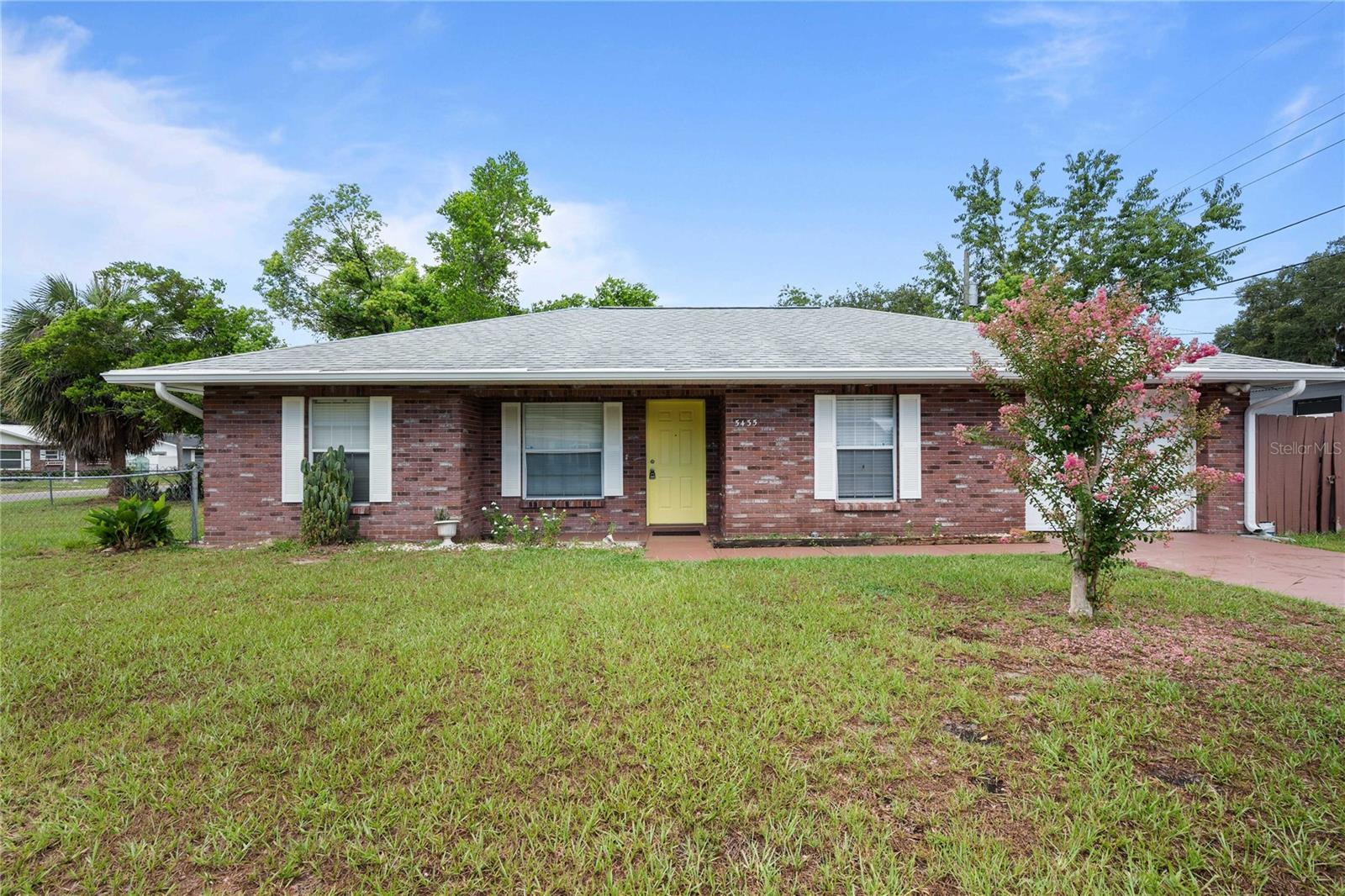 5435 TANGERINE DR - Photo 1