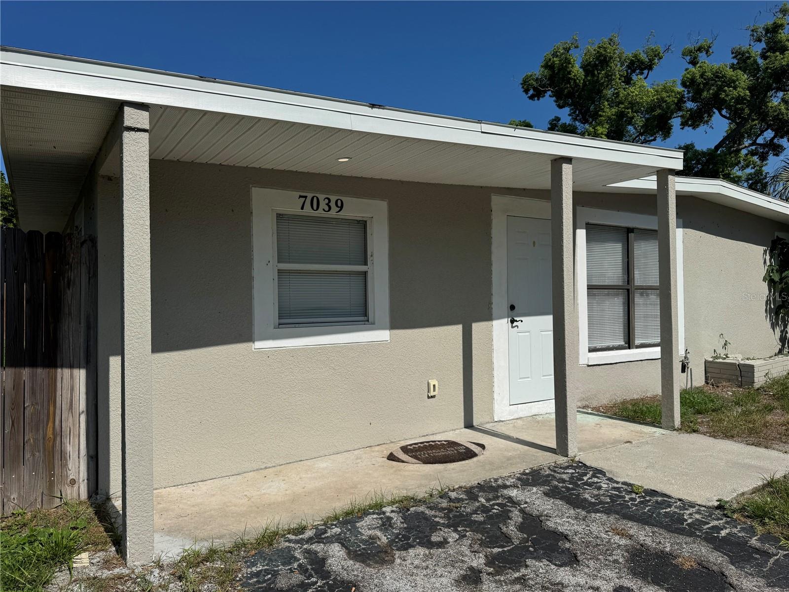 7039 E LENOX DR E - Photo 1