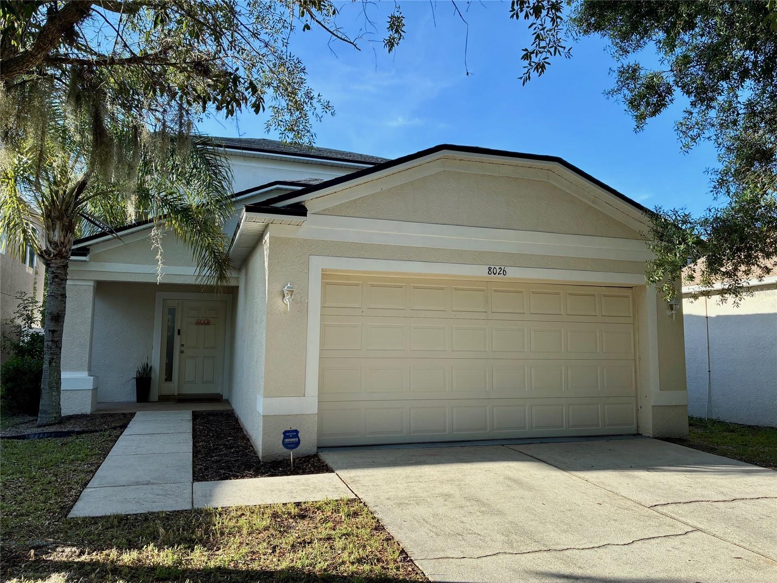 8026 CARRIAGE POINTE DRIVE - Photo 1