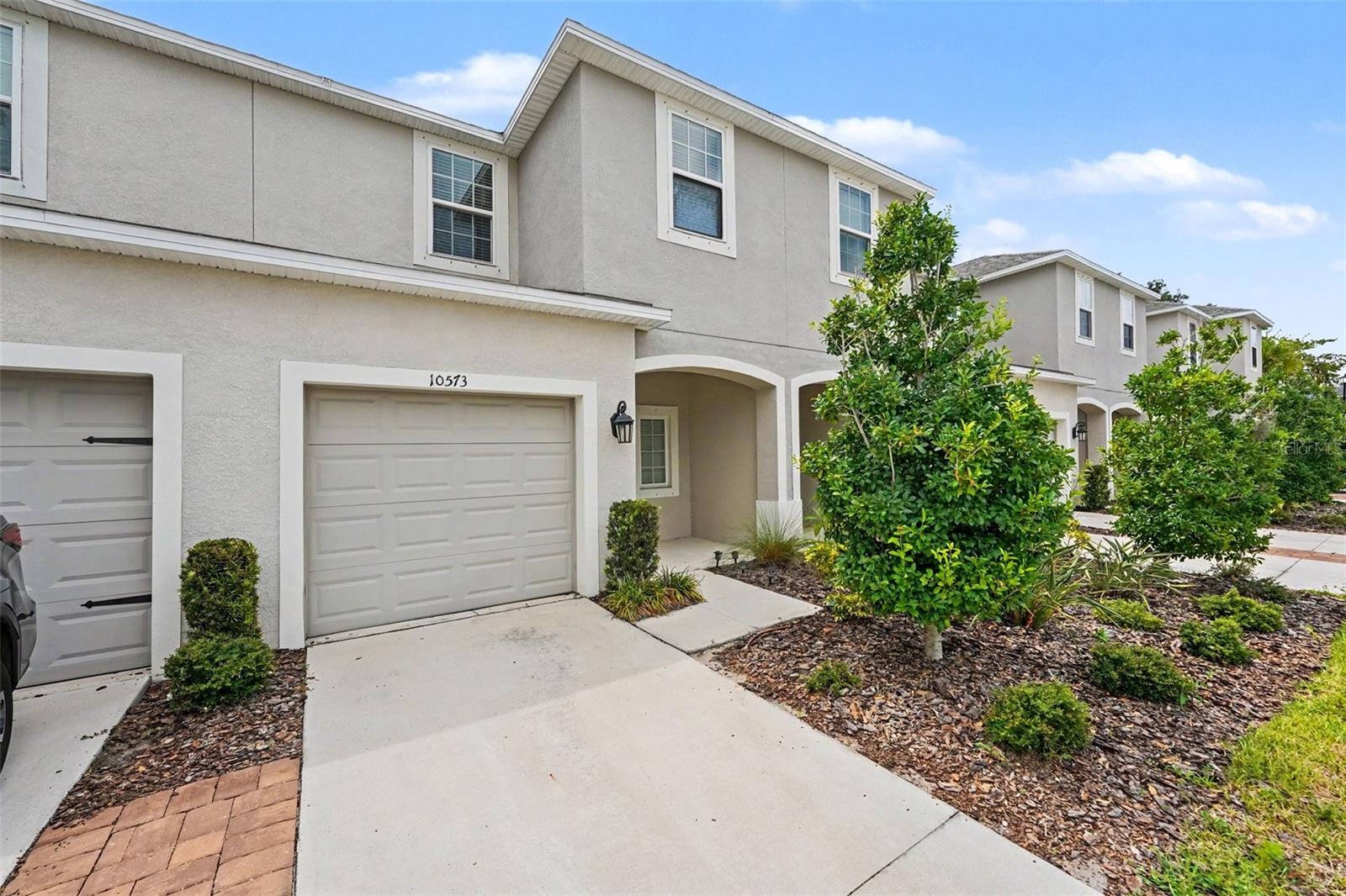 10573 OAKSIDE DR - Photo 1