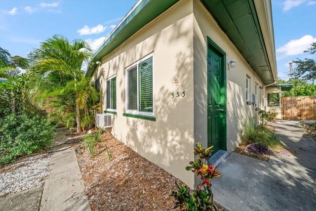 533 YELVINGTON AVE - Photo 1