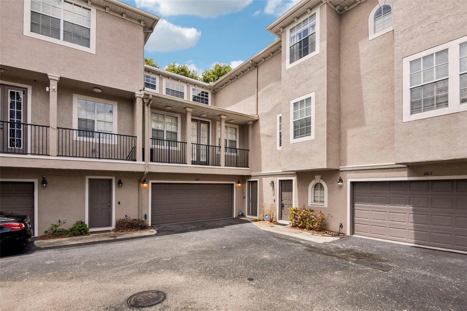 2613 ESPANA CT - Photo 1