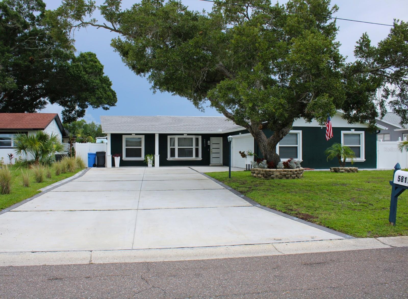 5817 TAMPA SHORES BLVD - Photo 1