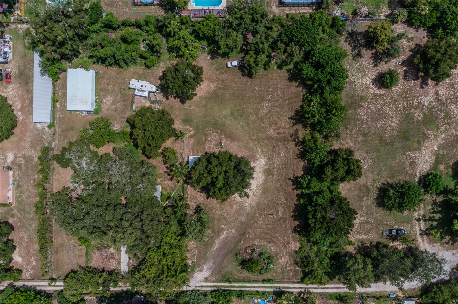 441 OVERHILL DR - Photo 1