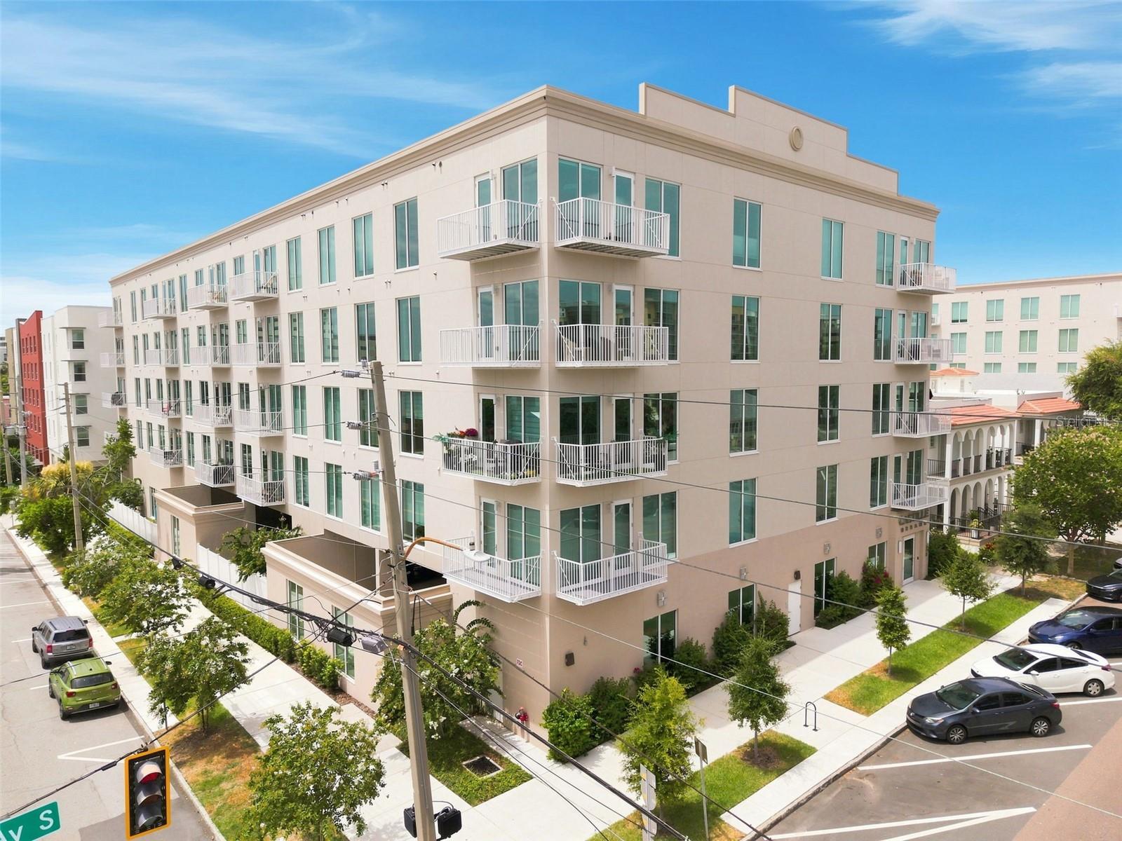 600 3RD AVE S #302 - Photo 1