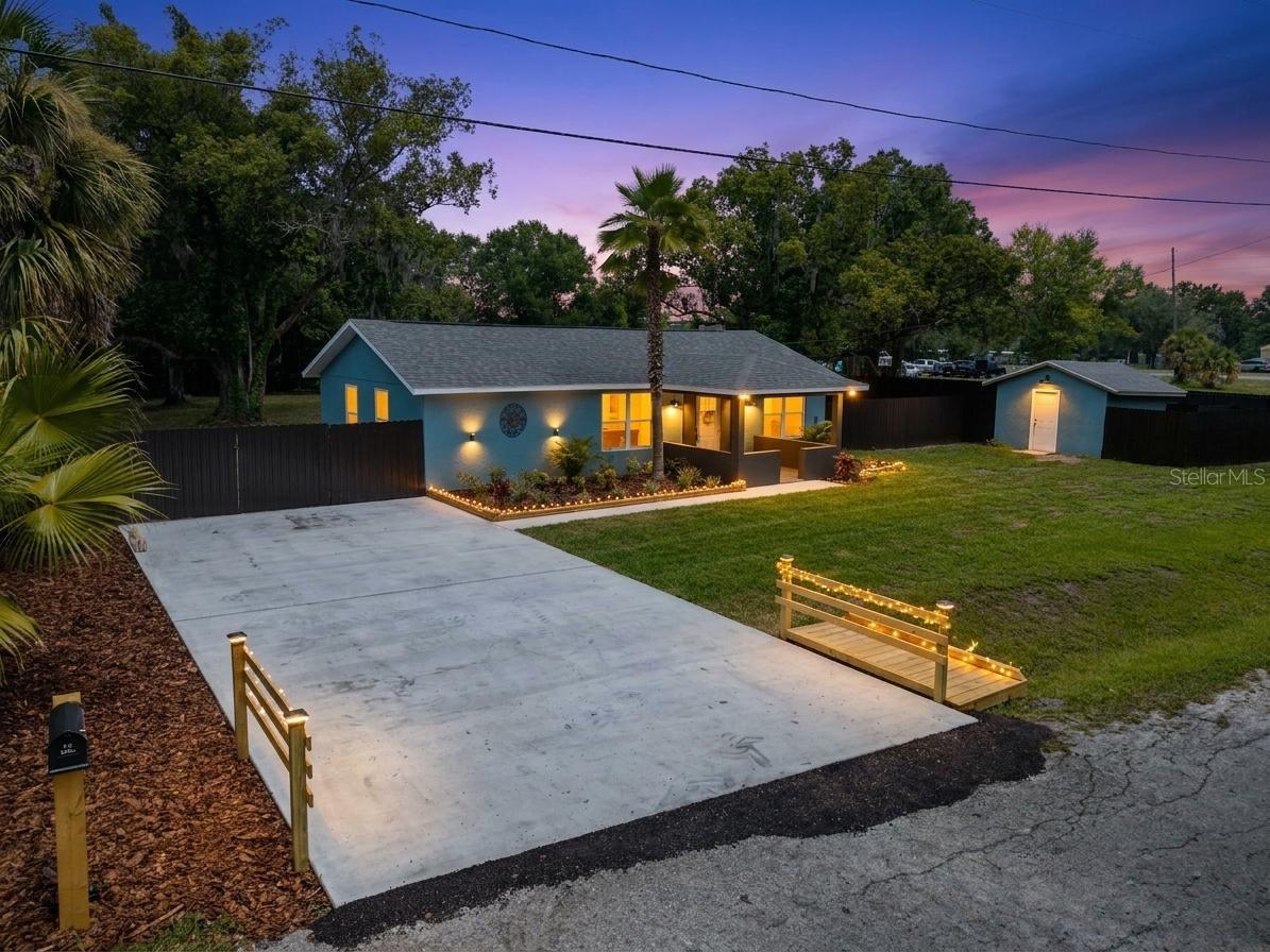 21149 LITTLE LAKE THOMAS RD - Photo 1
