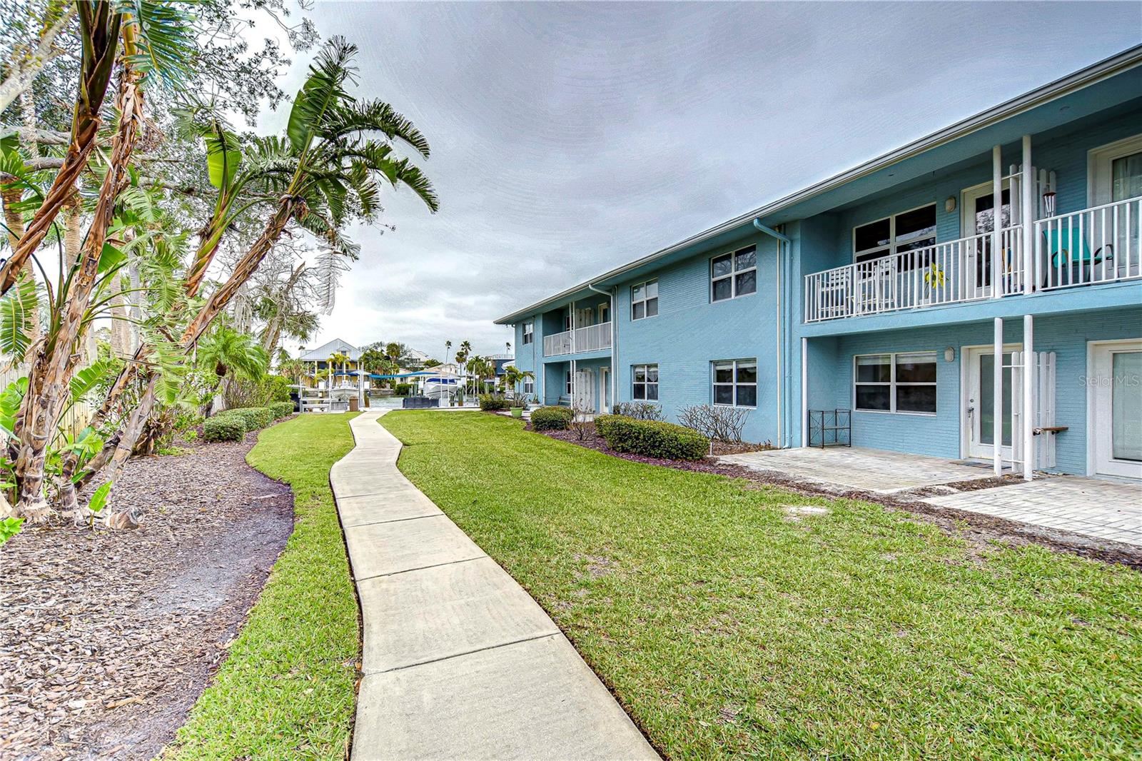 300 VENETIAN DR #3 - Photo 1