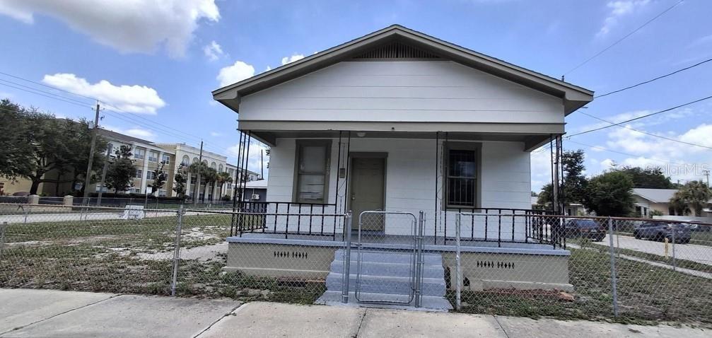 3009 N 13TH ST - Photo 1