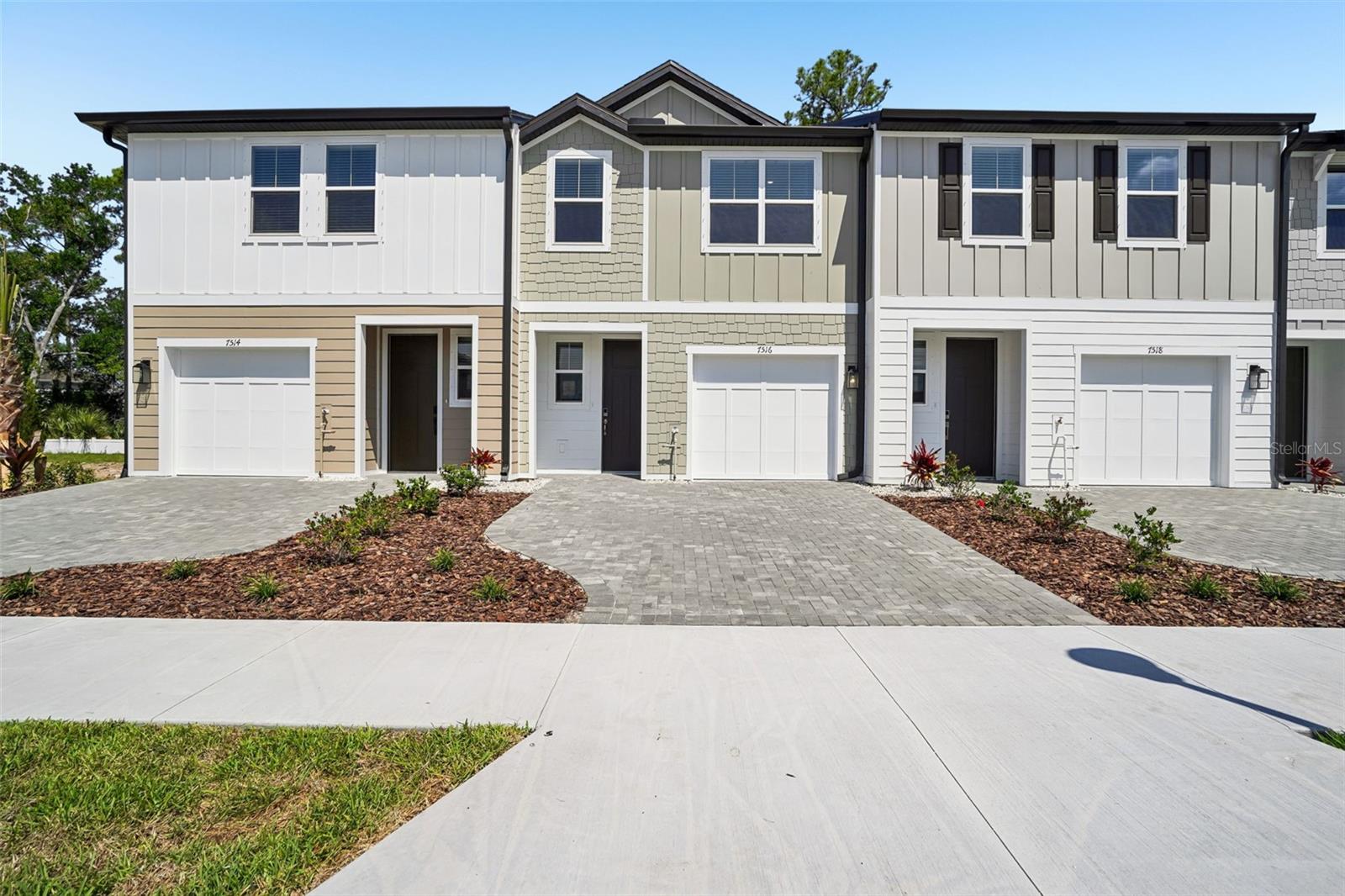7556 DEER VALLEY CIRCLE - Photo 1