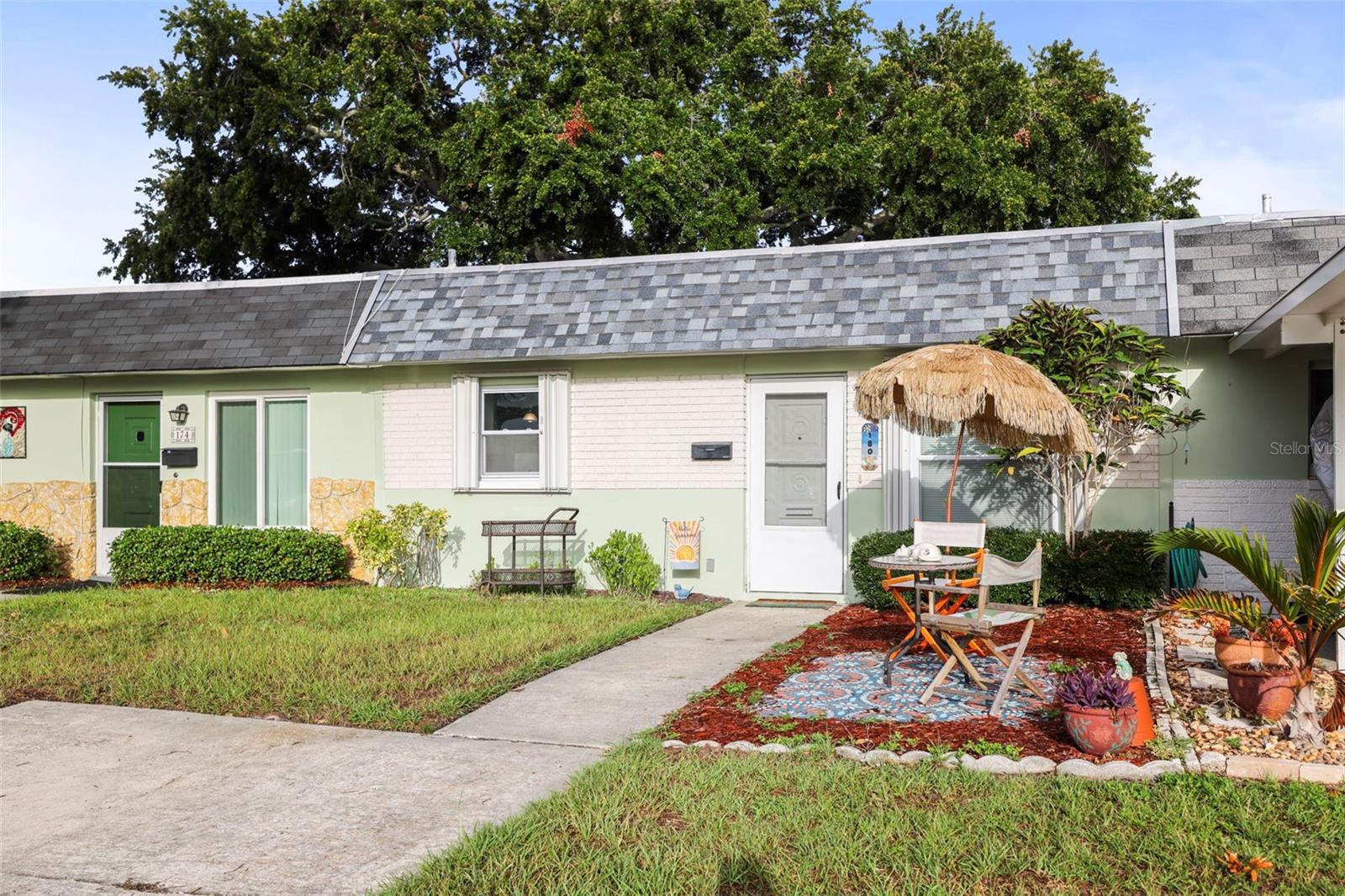 180 SKY LOCH DR W - Photo 1
