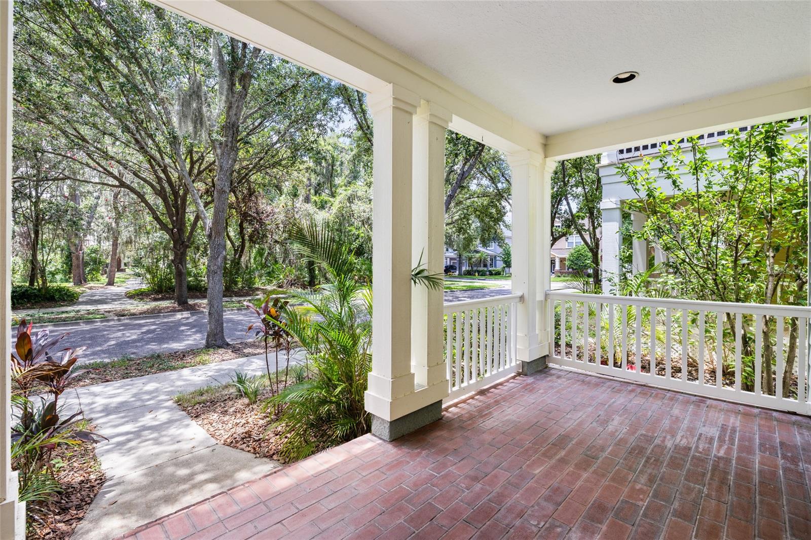 5906 BEACONPARK ST - Photo 1