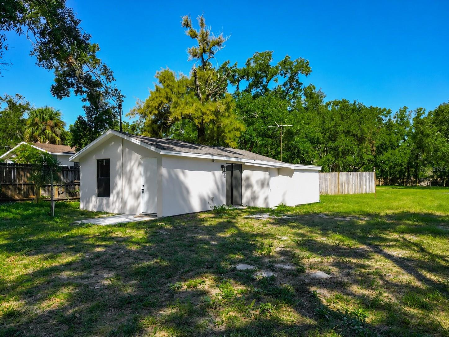 6920 DELANO AVE - Photo 1