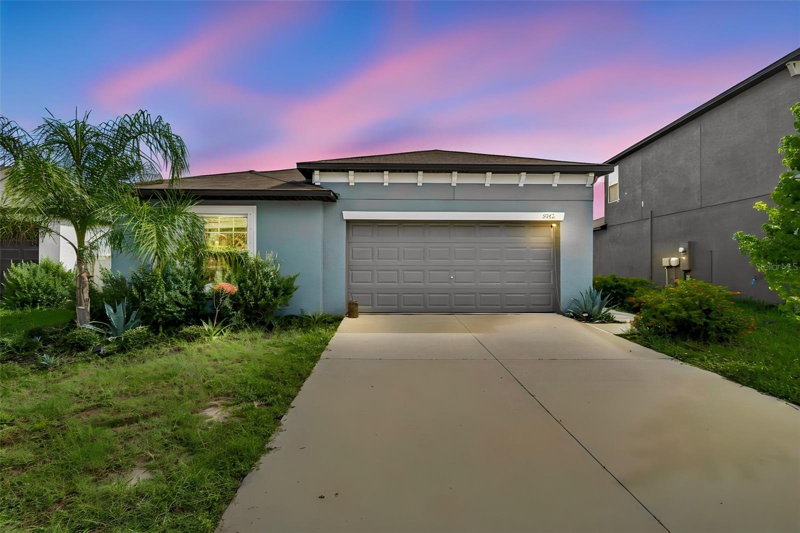 5362 BLUE HORIZON WAY - Photo 1