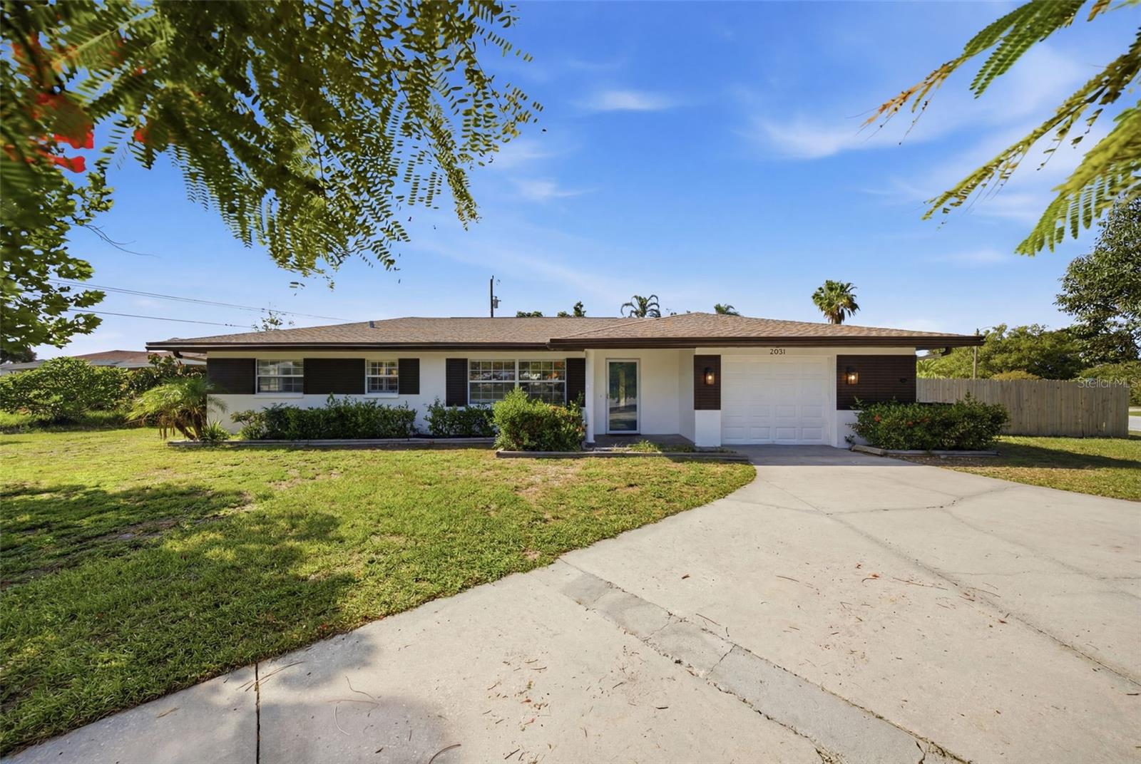 2051 MAGNOLIA DR - Photo 1