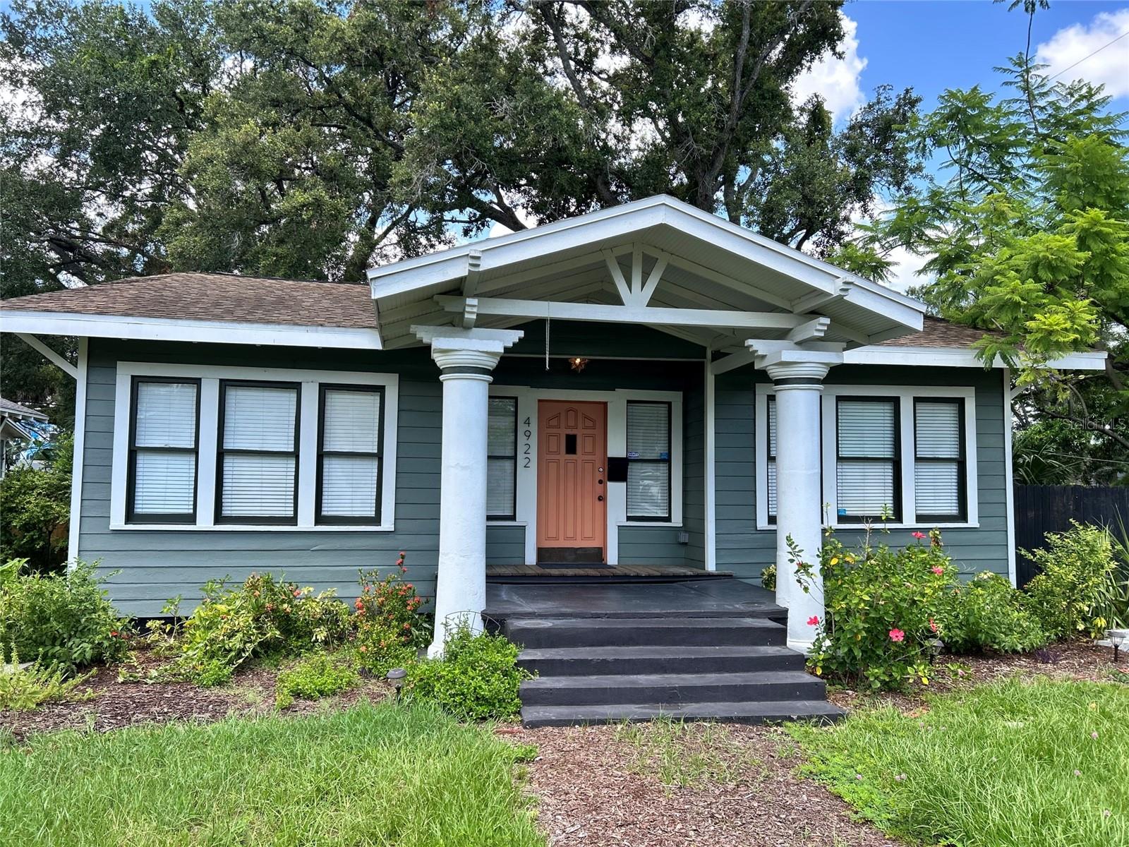 4922 N SUWANEE AVE - Photo 1