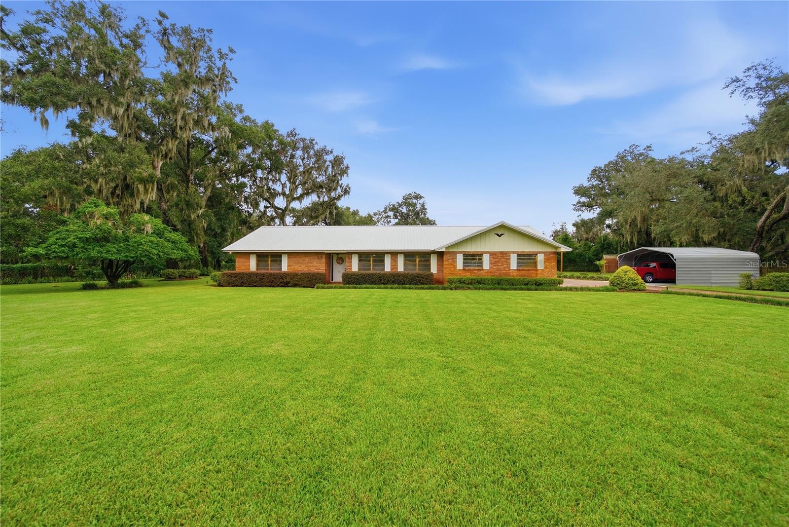 3704 THONOTOSASSA RD - Photo 1