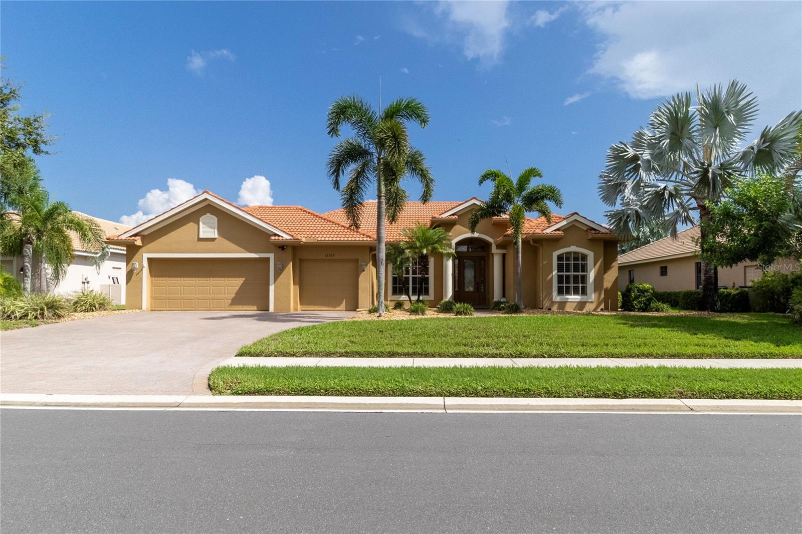 12709 PENGUIN DR - Photo 1